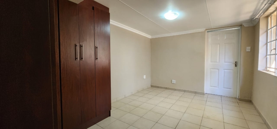 To Let 3 Bedroom Property for Rent in Flamwood North West